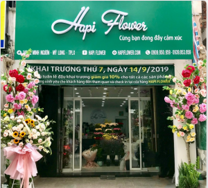 Mẫu bảng hiệu shop hoa bằng Mica của shop hoa tươi Hapi Flower